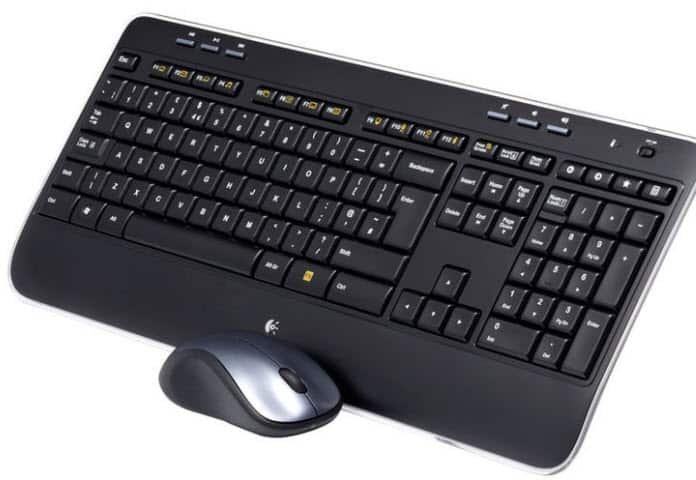 Logitech MK520 Wireless Keyboard and Mouse Combo-min